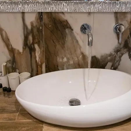 Nocleg ze śniadaniem Sant'antonino Luxury 4*